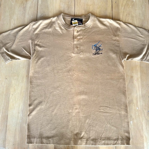NWT Vintage Disneyland 1995 Grad Night Henley T-Shirt in Tan Men's Size S/M - Picture 2 of 10